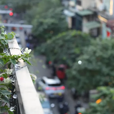 Vietnam Travelers Home 1 With Private Balcony Hanoi Exterior photo