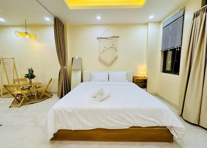 Vietnam Travelers Home 1 With Cozy Private Balcony
