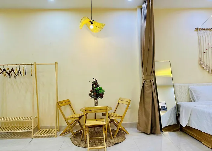Vietnam Travelers Home 1 With Cozy Private Balcony